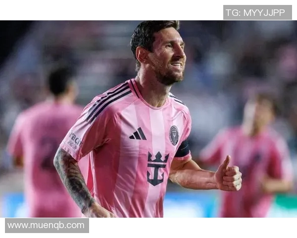 足球场球迷追随球星热情不减背后的动因与文化现象解析 足球场球迷追随球星热情不减背后的动因与文化现象解析